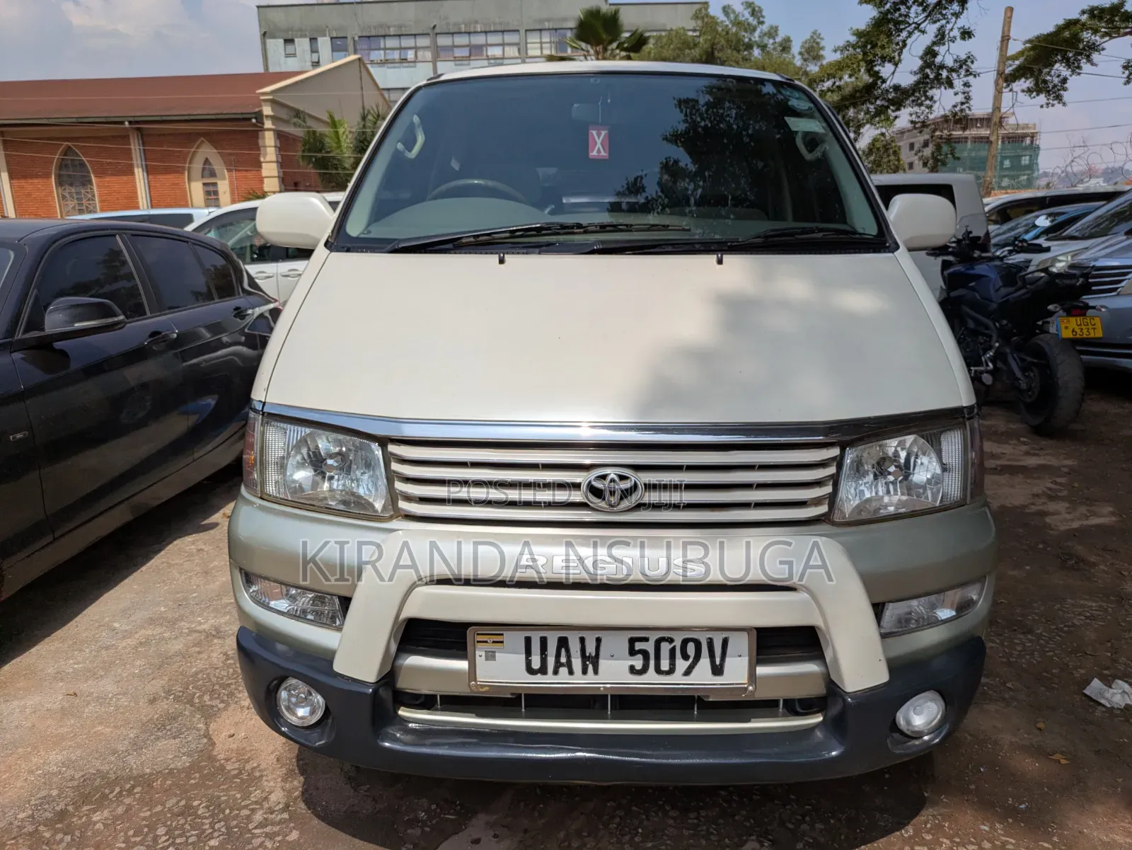 Toyota HiAce 2000 Pearl