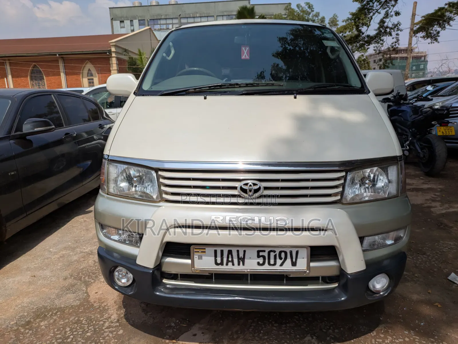 Toyota HiAce 2000 Pearl