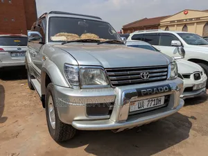 Toyota Land Cruiser Prado 2010 Pearl