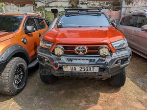 Toyota Hilux 2017 Orange