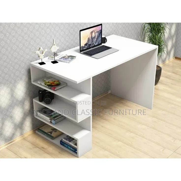 Modern Nice Office Table