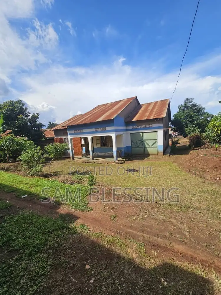 3bdrm House in Zana Entebbe Road, Central Division for sale