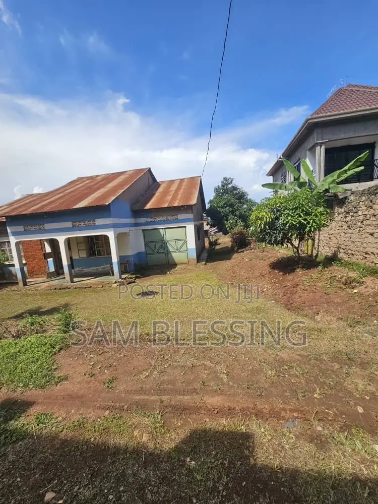 3bdrm House in Zana Entebbe Road, Central Division for sale