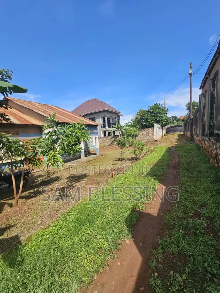3bdrm House in Zana Entebbe Road, Central Division for sale