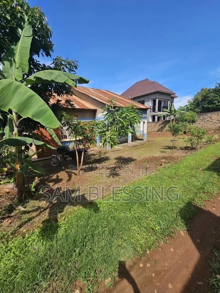3bdrm House in Zana Entebbe Road, Central Division for sale
