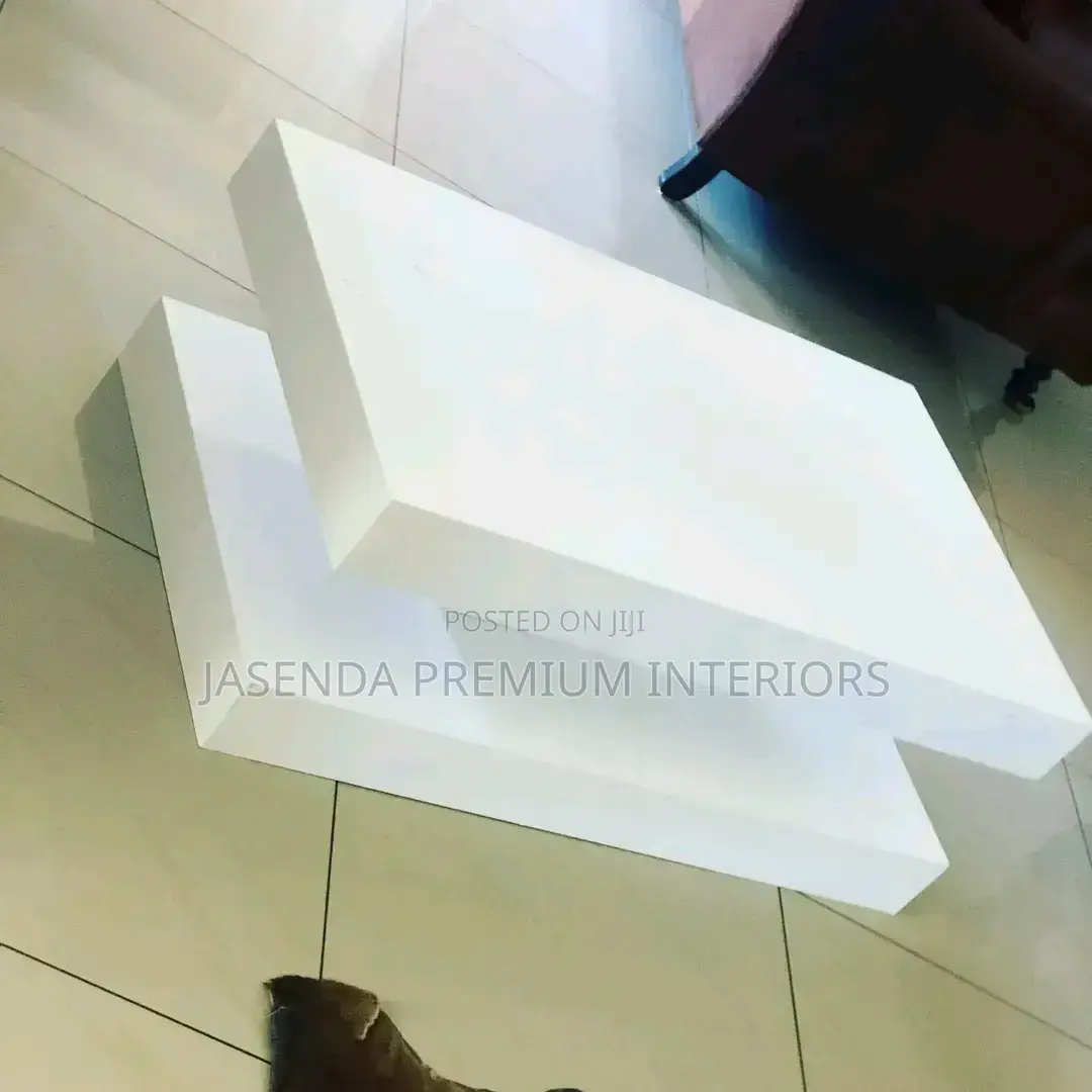 Centre Tables/Classic Centre Table/Center Tables/Coffee Table/Table1