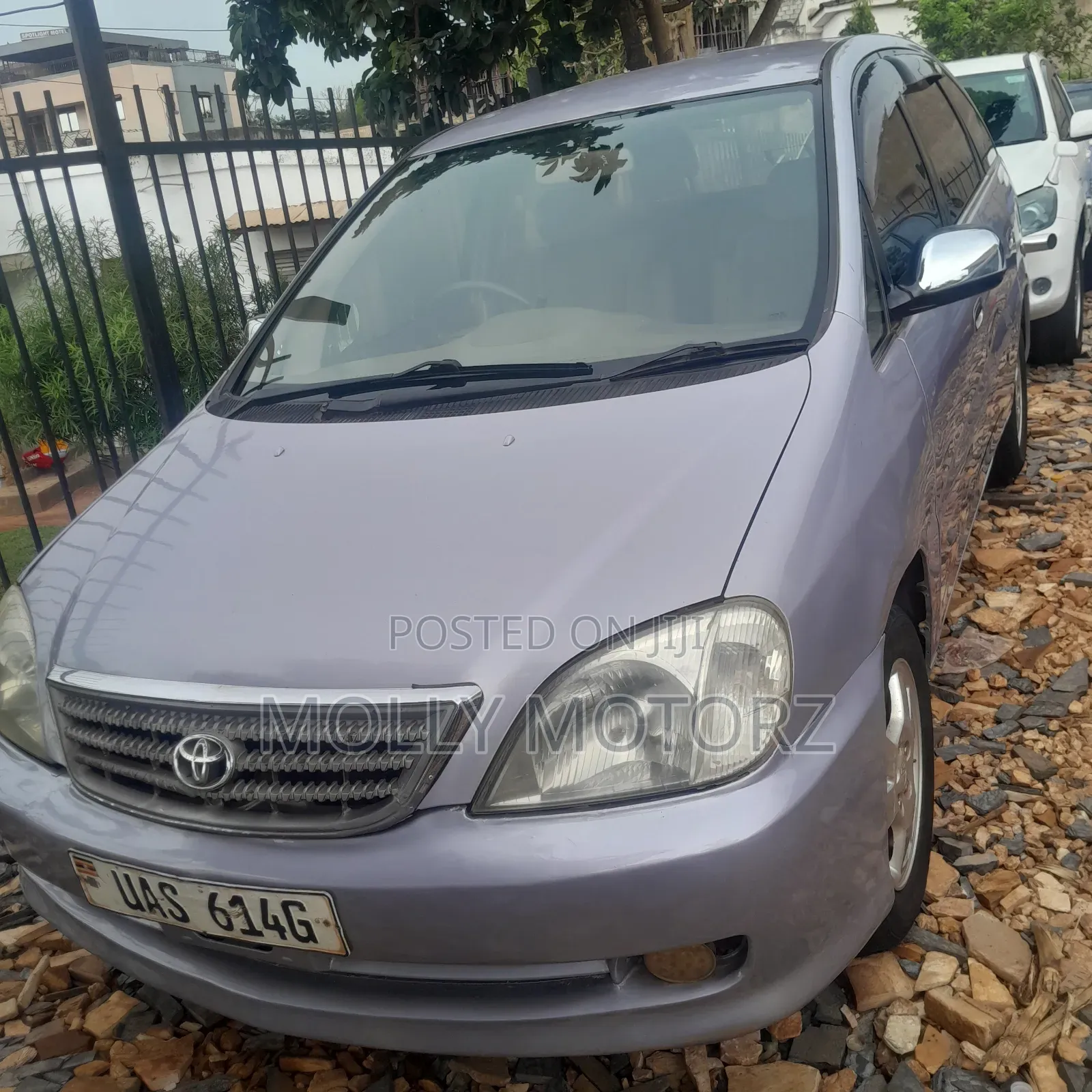 Toyota Nadia 2002 Silver