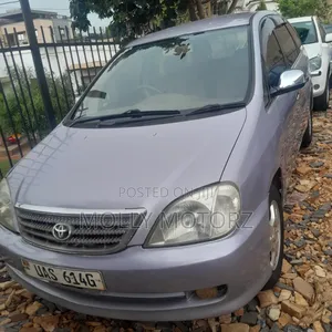Toyota Nadia 2002 Silver