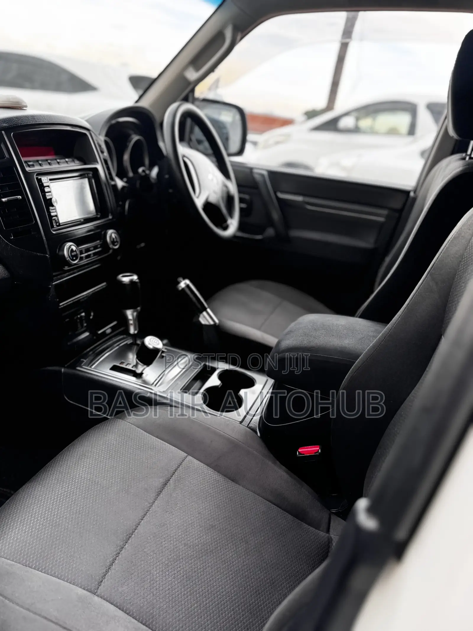 Mitsubishi Pajero 2009 White