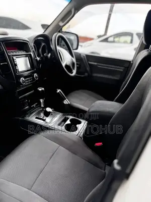 Mitsubishi Pajero 2009 White