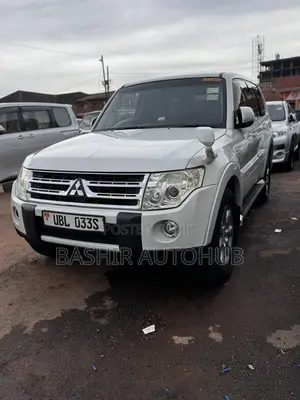 Mitsubishi Pajero 2009 White