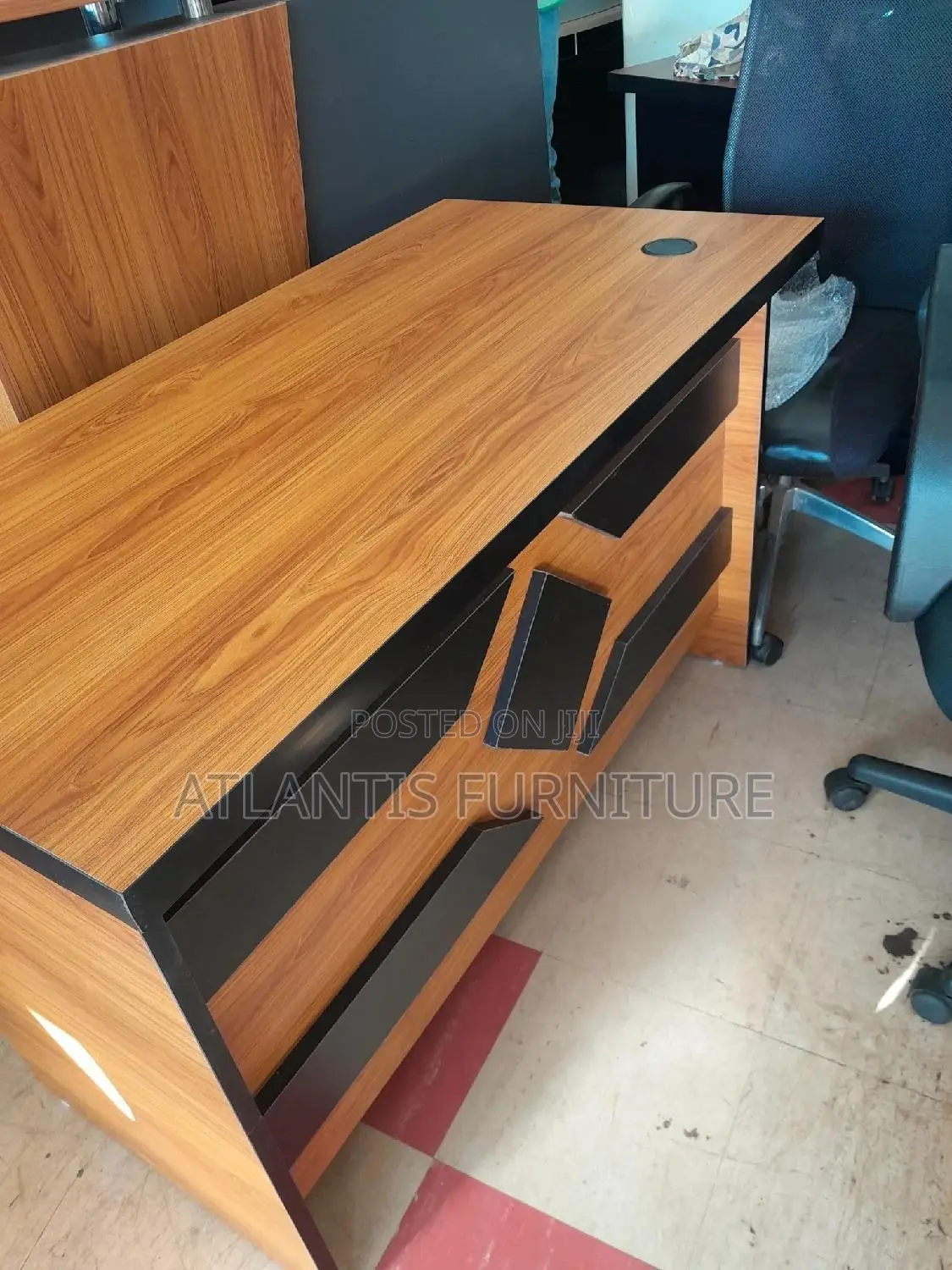 Finest Computer Table for Executive Office (Front Designed)