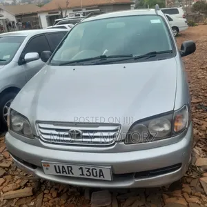 Toyota Ipsum 2000 Silver