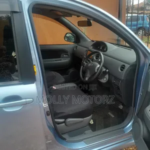 Toyota Sienta 2006 Silver