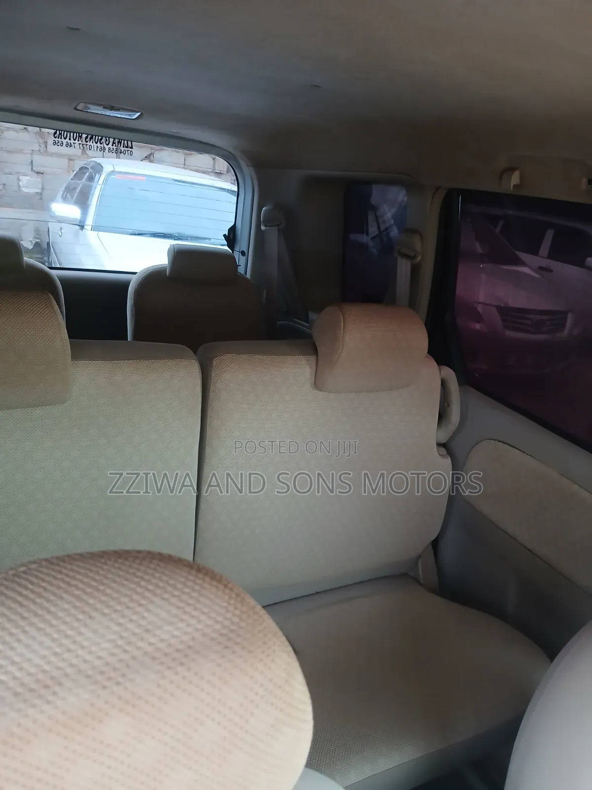 Toyota Sienta 1.5 FWD 2011 Silver