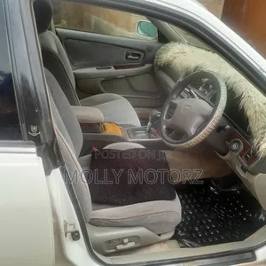 Toyota Mark II 2002 White