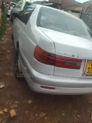 Toyota Premio 2001 Silver