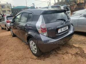 Toyota Aqua 2017 Gray