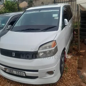 Toyota Noah 2006 White