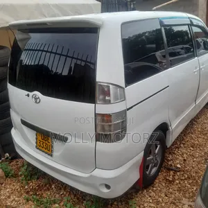 Toyota Noah 2006 White