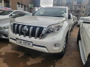 Toyota Land Cruiser Prado 2017 White