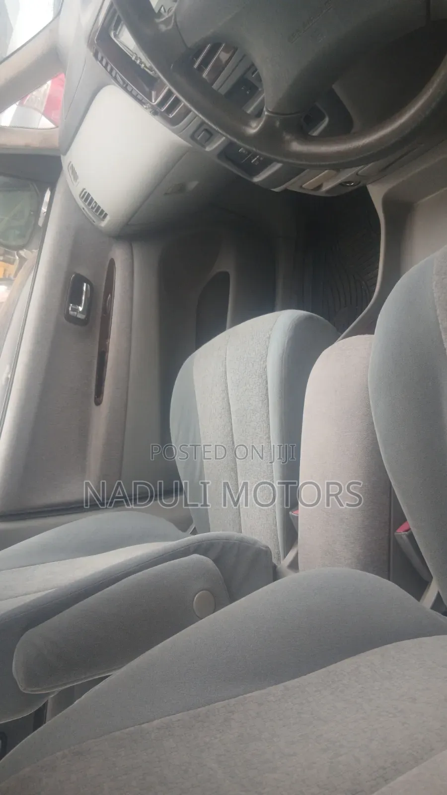 Toyota Nadia 2002 Silver