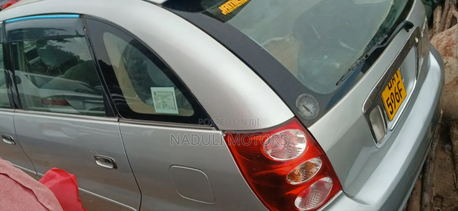 Toyota Nadia 2002 Silver