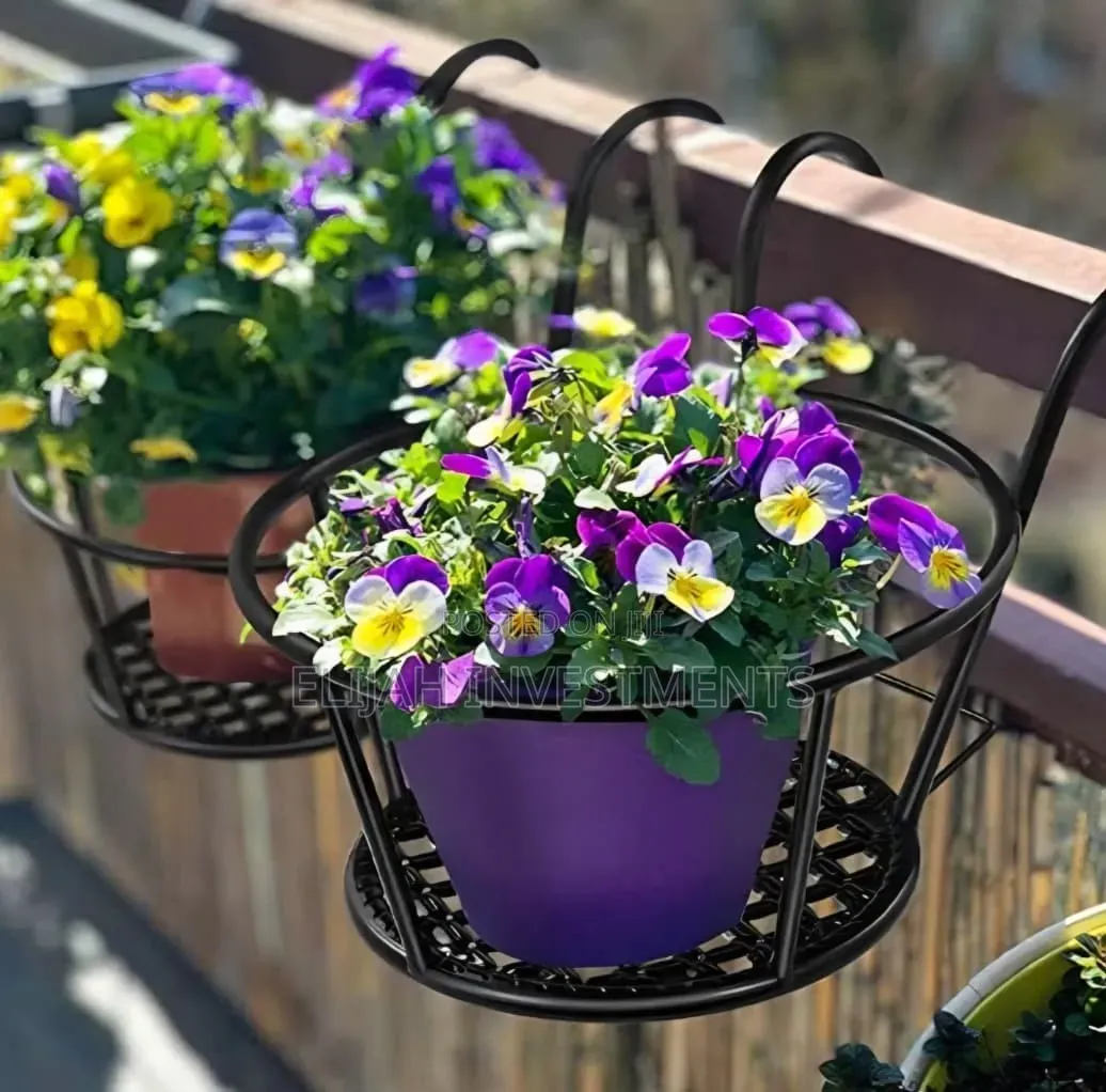 8.7'' Round Metal Hanging Railing Planters