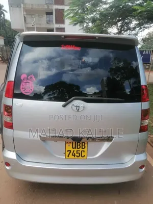 Toyota Noah 2006 Silver