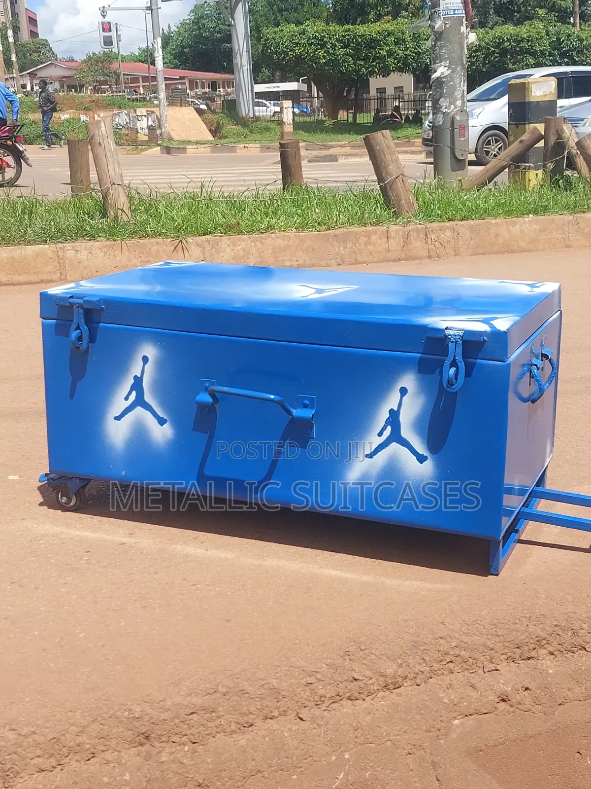 Blue Medium Metallic Suitcase With Wheels