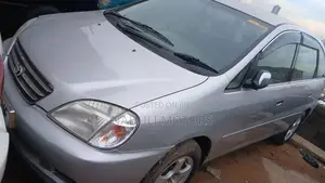 Toyota Nadia 2002 Silver