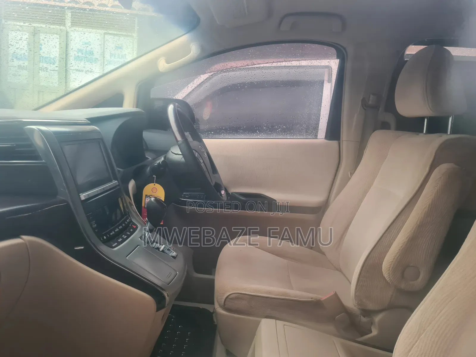 Toyota Alphard 2011