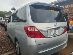Toyota Alphard 2011