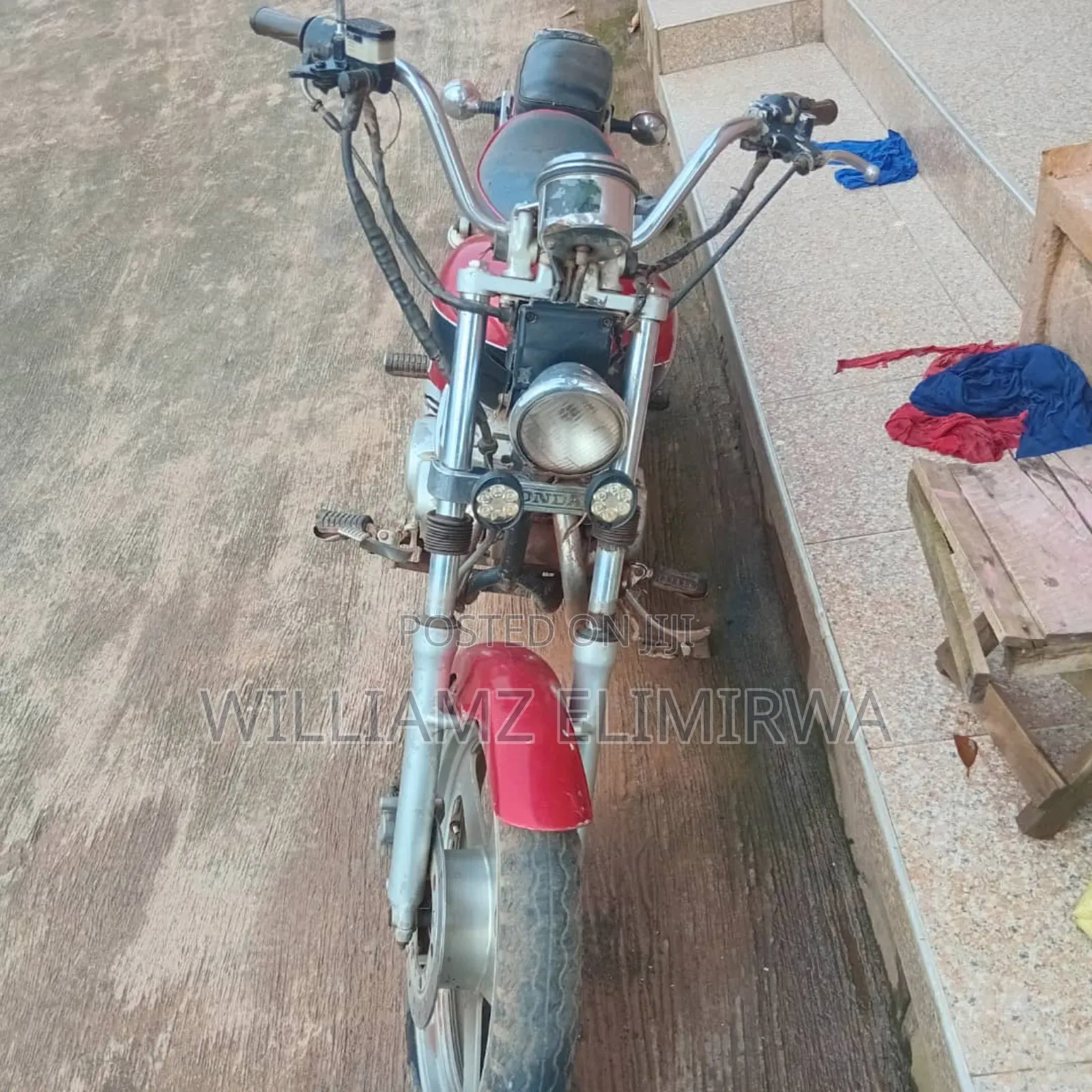 Honda 2000 Red