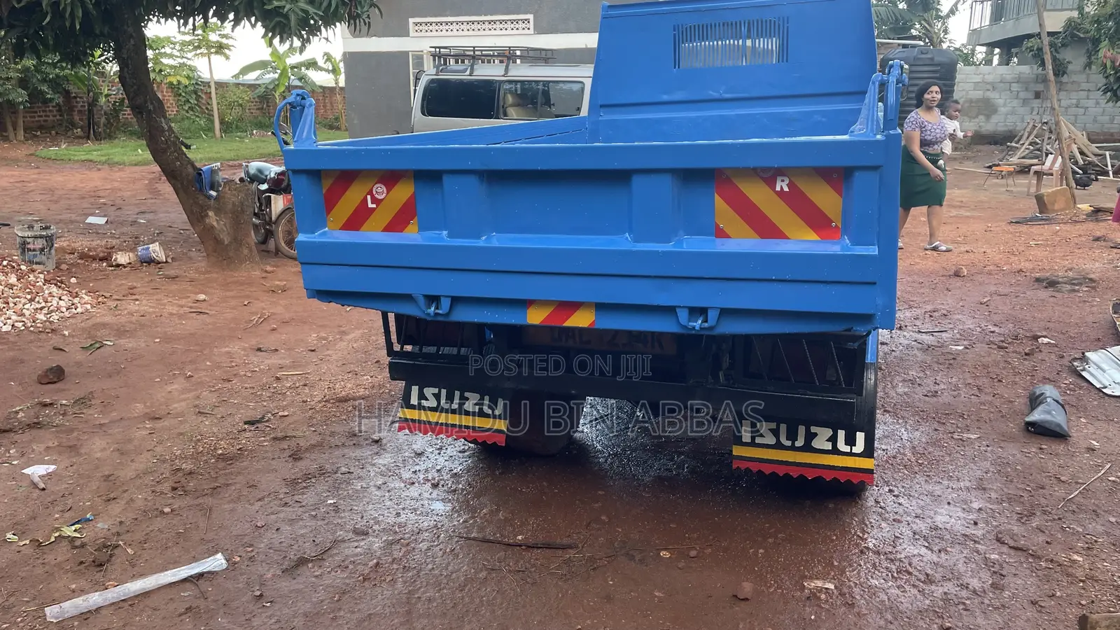Isuzu Elf Dumper