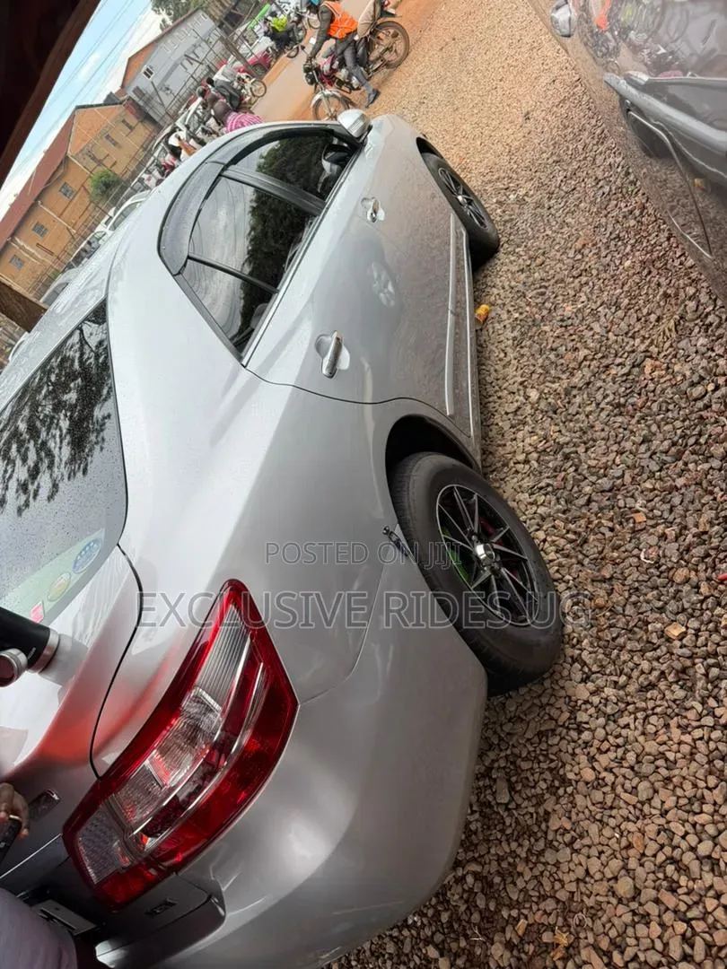 Toyota Premio 1.8 AWD 2012 Silver