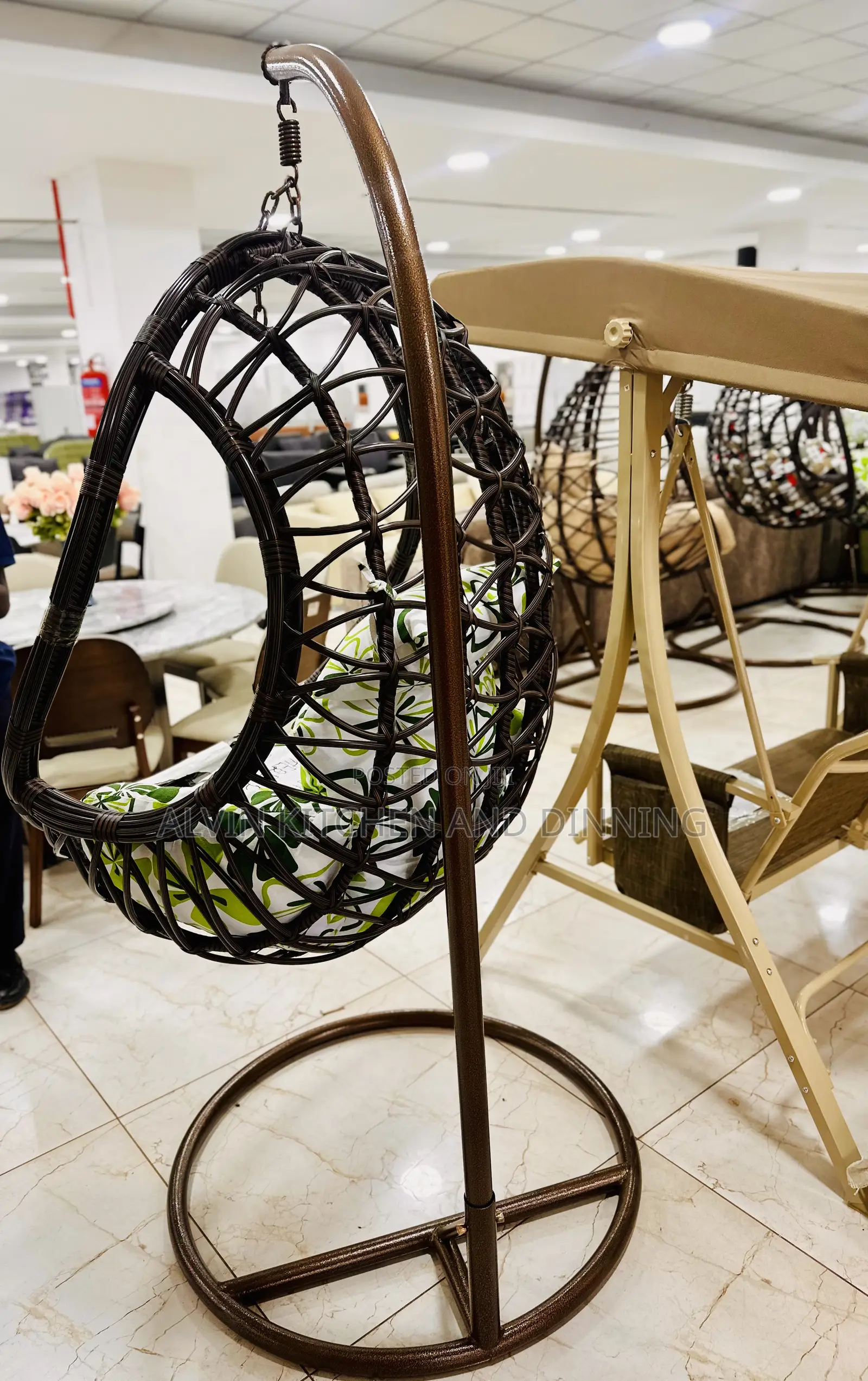 Hanging Chair/Swinging Chair