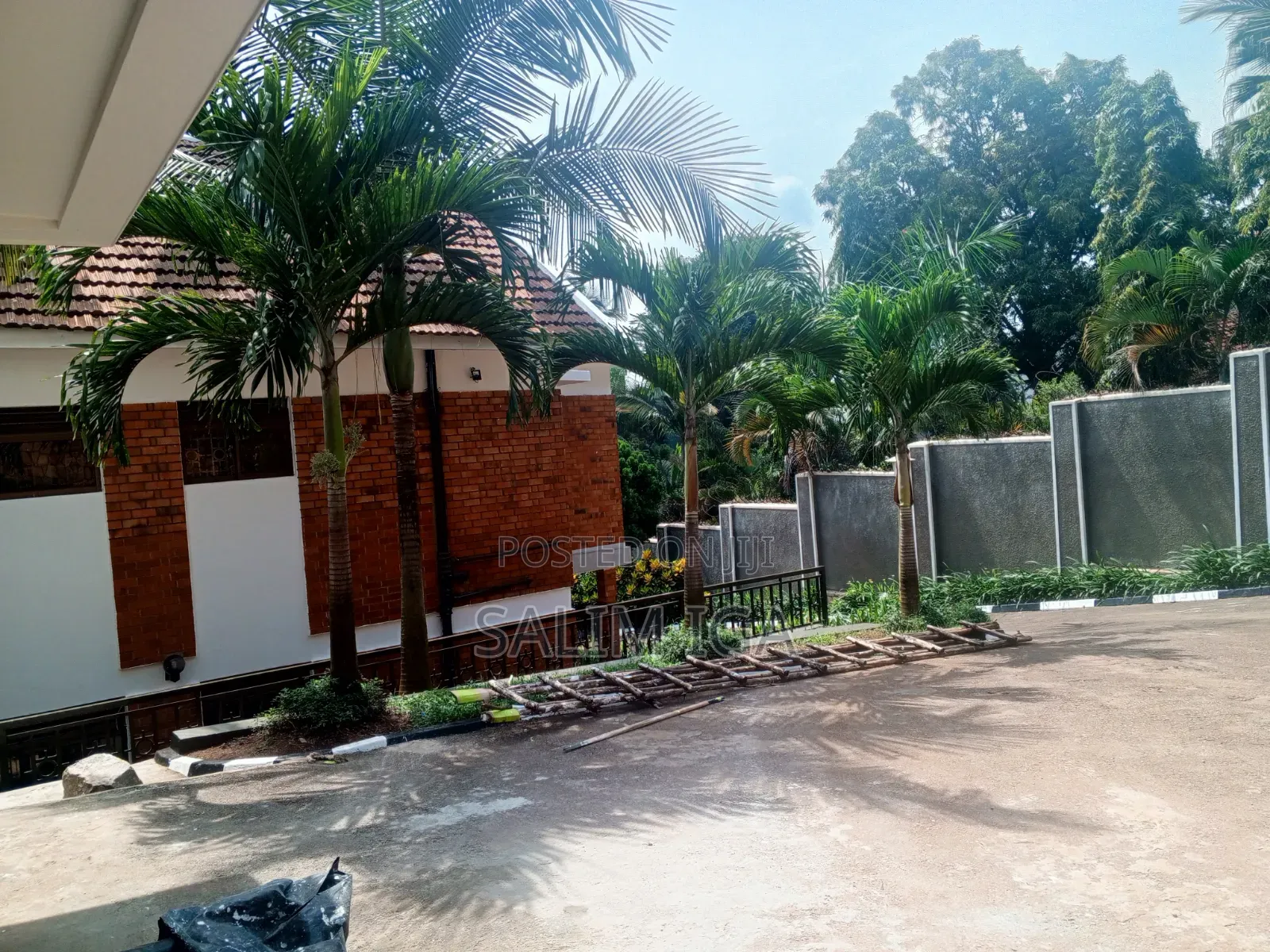 4bdrm Maisonette in Lolo Property, Central Division for rent