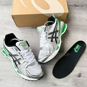 Asics Sneakers