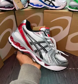 Asics Sneakers