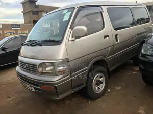 Toyota Grand HiAce 2000 Silver