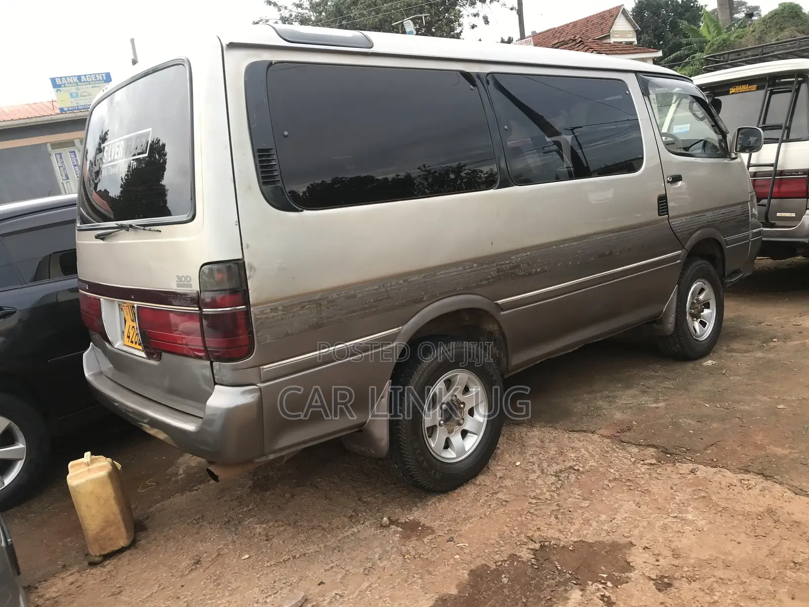 Toyota Grand HiAce 2000 Silver