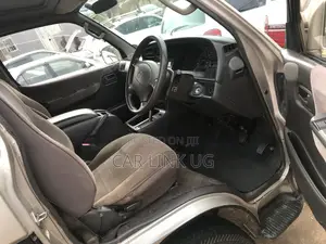 Toyota Grand HiAce 2000 Silver
