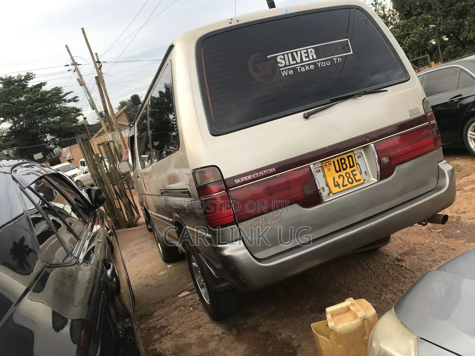 Toyota Grand HiAce 2000 Silver