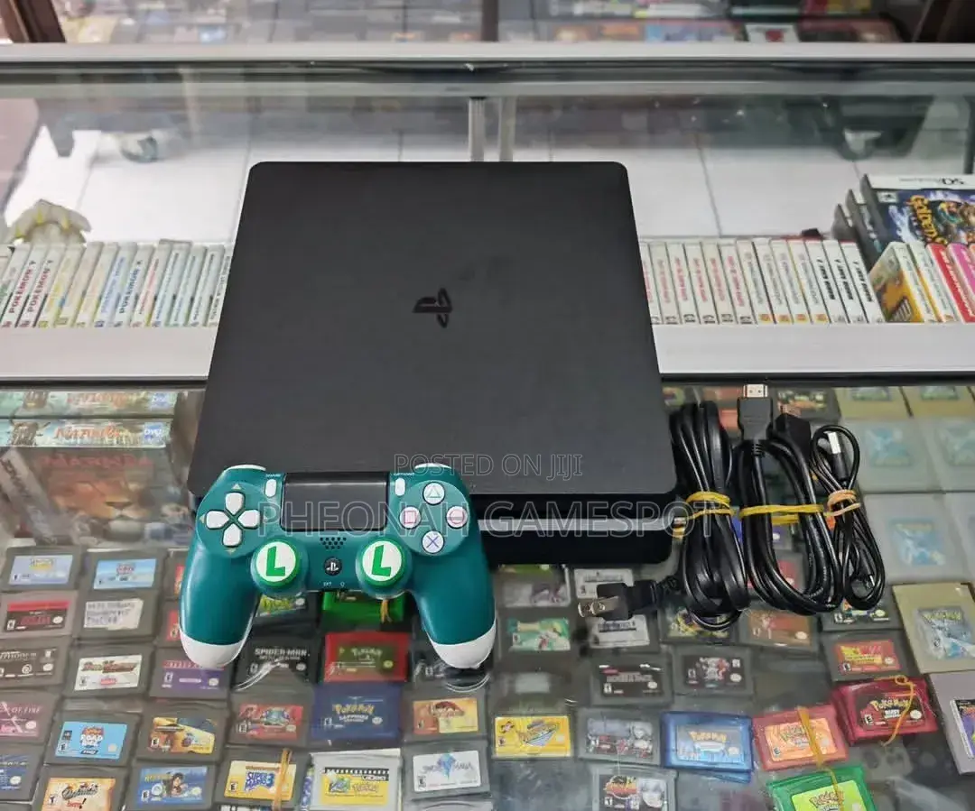 Ps4 Slim Chipped: 12 Games, 2 Pads. Forget Your Ex, Focus on Fifa