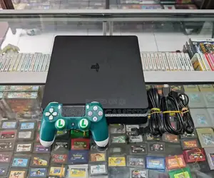 Ps4 Slim Chipped: 12 Games, 2 Pads. Forget Your Ex, Focus on Fifa