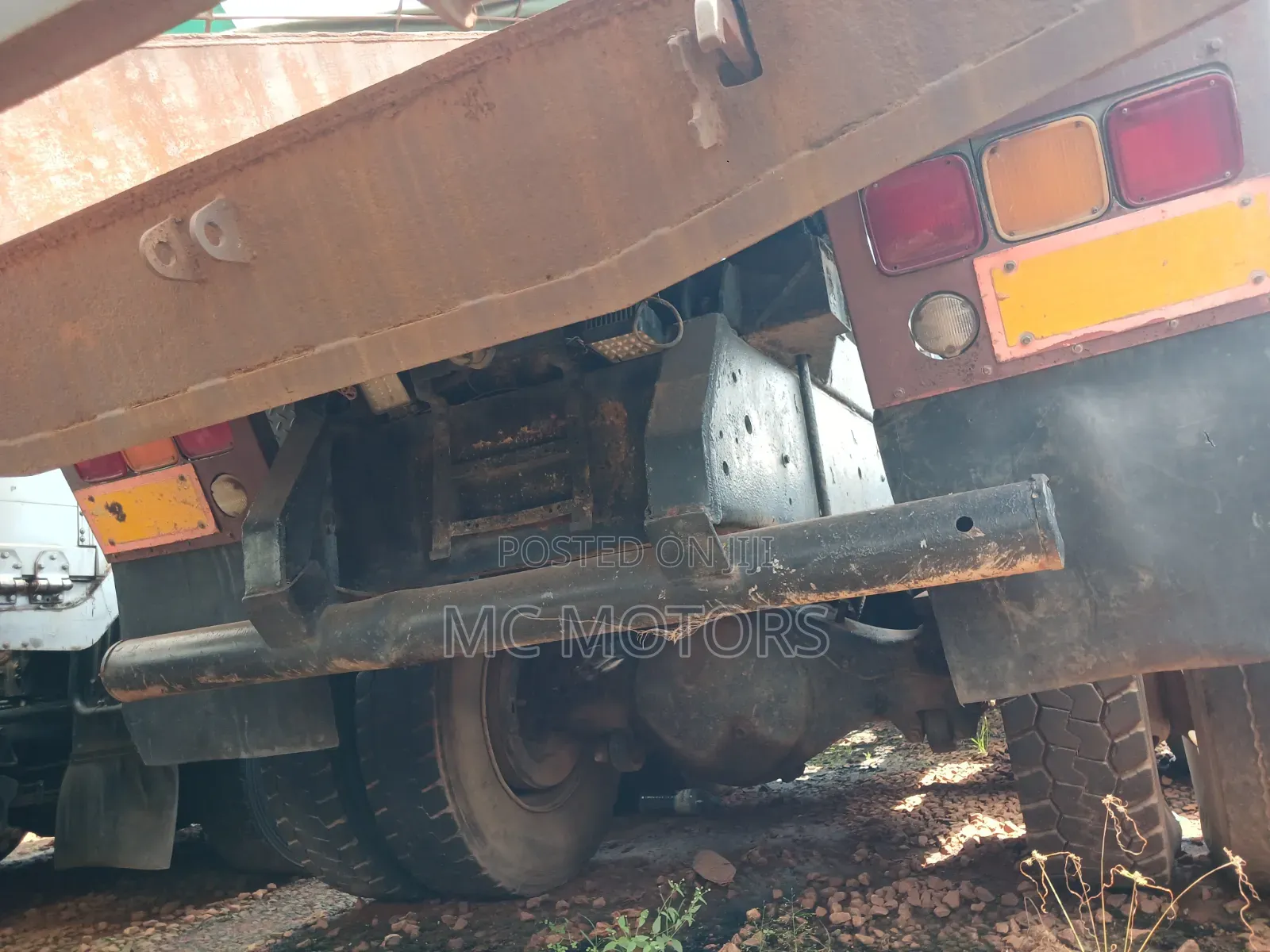 Isuzu Tipper