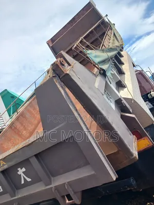 Isuzu Tipper