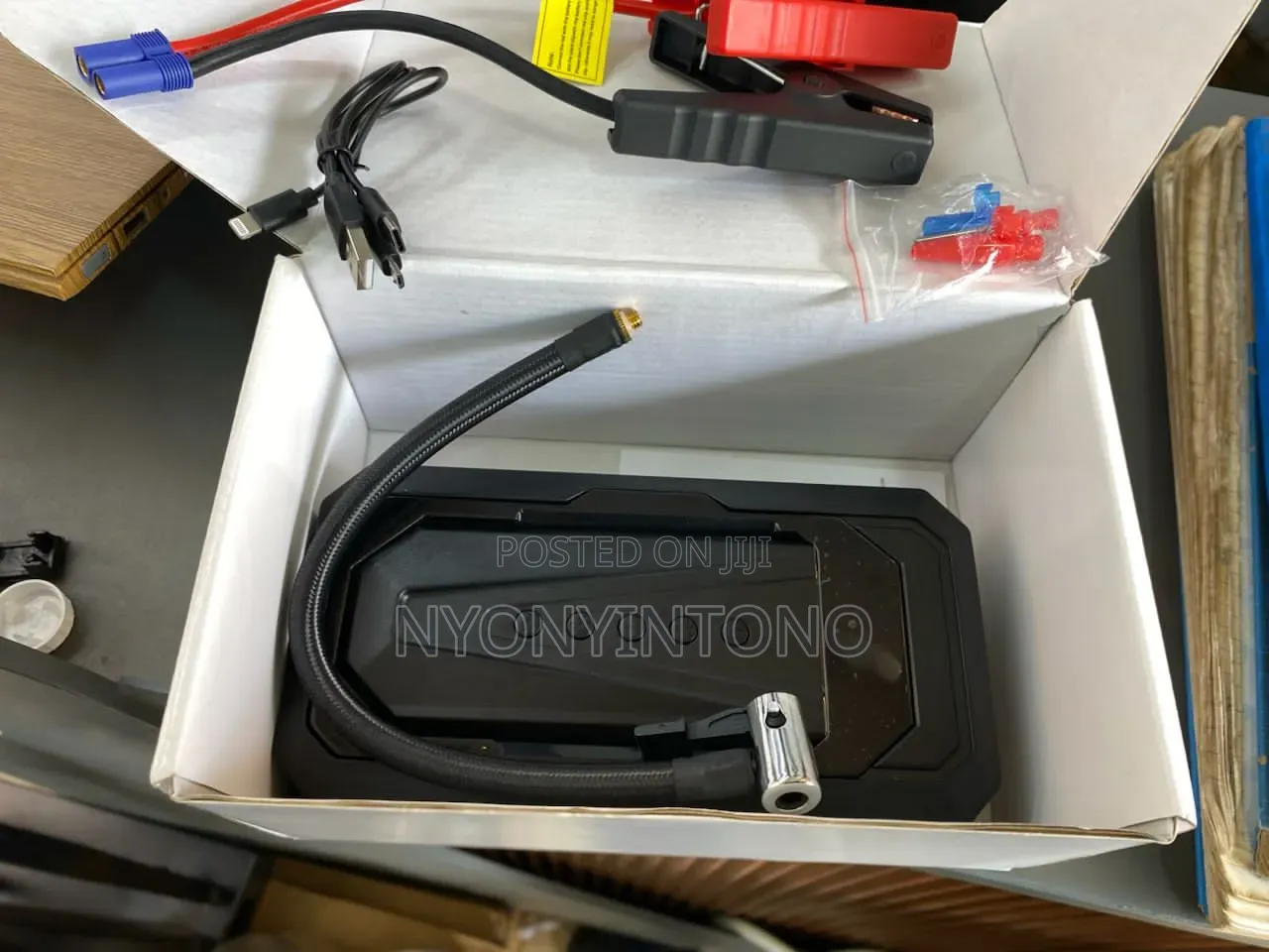 Heavy-Duty Car Jumpstarter for Both Private and Comercial Cars