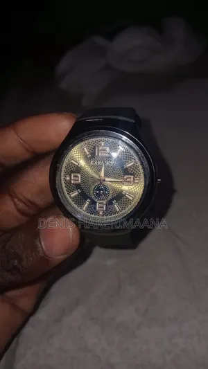 Karicky Brand Analog Watch With a Textured Dial and a Silicone Strap.